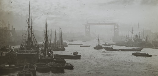 IN257 - Lower Pool, with Tower Bridge under construction- Magic